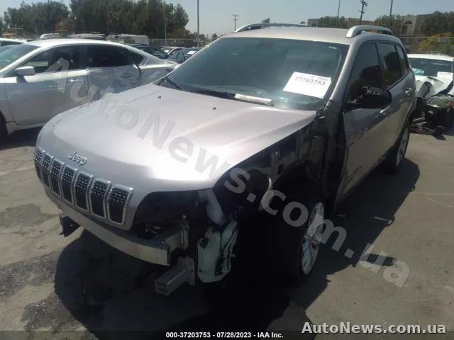 2020 Jeep Cherokee — photo 2 (iaai)