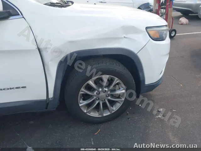 2018 Jeep Cherokee, VIN 1C4PJLLB0KD146193, держномер СА8506КО — фото 6 (iaai)