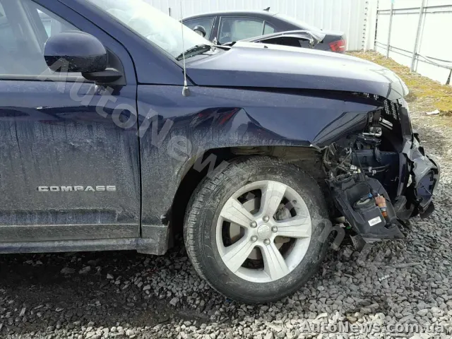2015 Jeep Compass — zdjęcie 9 (copart)