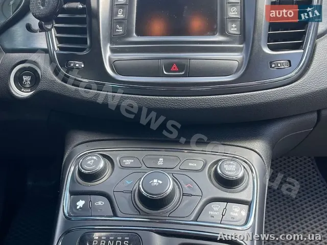 2015 Chrysler 200 — фото 12 (autoria)