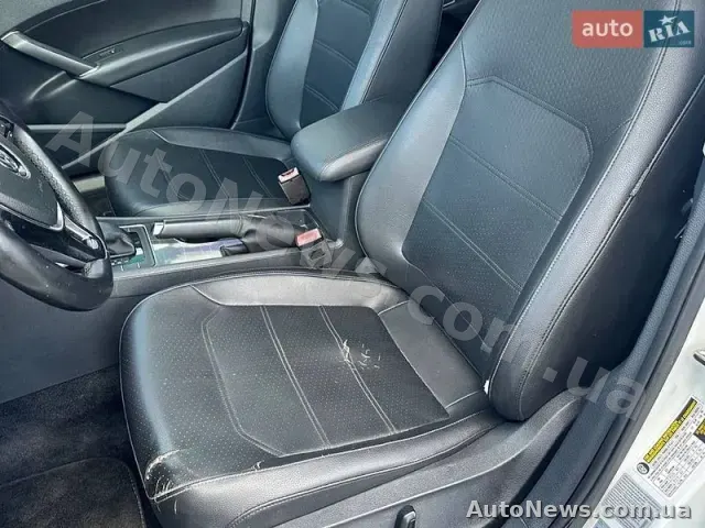 2016 Volkswagen Passat, VIN 1VWBT7A33GC013333 — фото 10 (autoria)