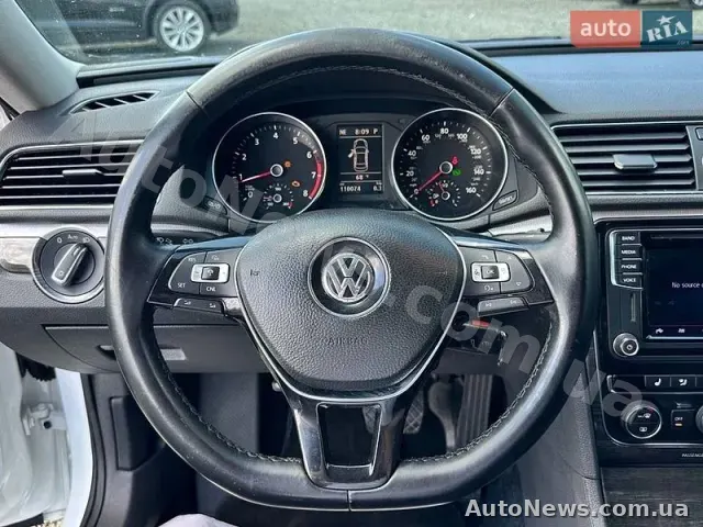 2016 Volkswagen Passat, VIN 1VWBT7A33GC013333 — фото 14 (autoria)