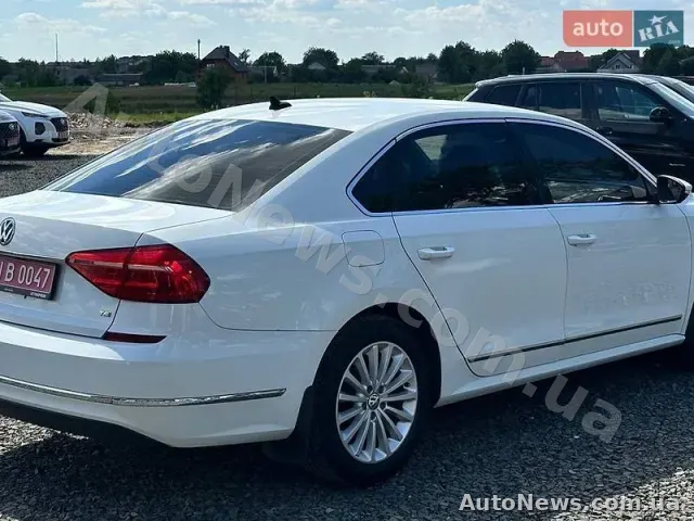 2016 Volkswagen Passat, VIN 1VWBT7A33GC013333 — фото 5 (autoria)