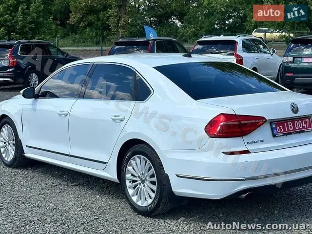 2016 Volkswagen Passat, VIN 1VWBT7A33GC013333 — фото 6 (autoria)