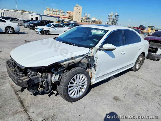 2016 Volkswagen Passat, VIN 1VWBT7A33GC013333 — фото 1 (copart)