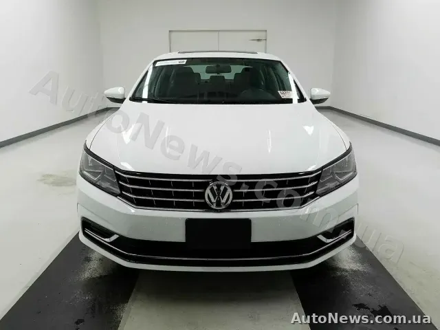 2016 Volkswagen Passat, VIN 1VWBT7A33GC013333 — фото 2 (manheim)