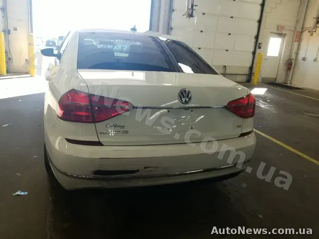 2016 Volkswagen Passat, VIN 1VWBT7A33GC013333 — фото 31 (manheim)