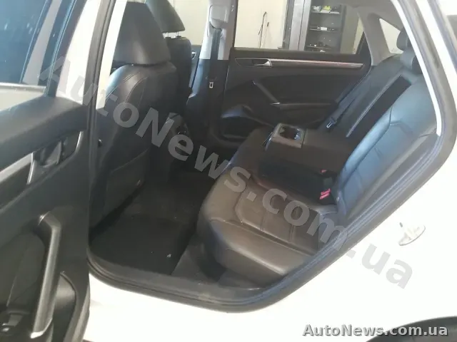 2016 Volkswagen Passat, VIN 1VWBT7A33GC013333 — фото 39 (manheim)