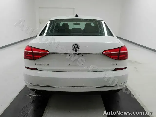 2016 Volkswagen Passat, VIN 1VWBT7A33GC013333 — фото 5 (manheim)
