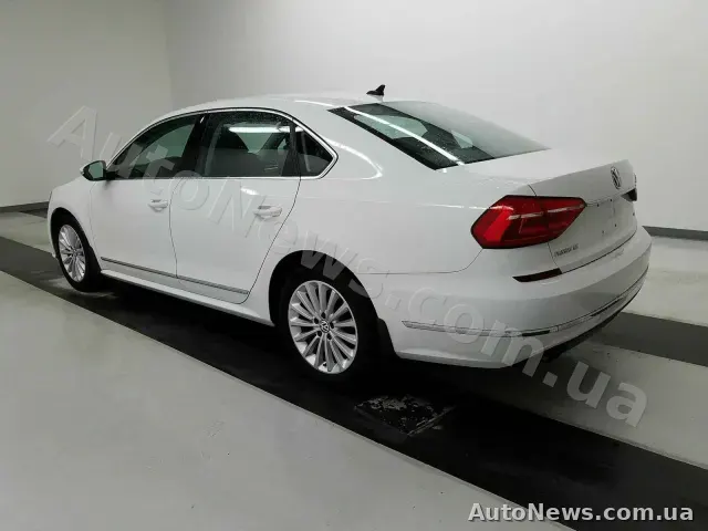 2016 Volkswagen Passat, VIN 1VWBT7A33GC013333 — фото 6 (manheim)