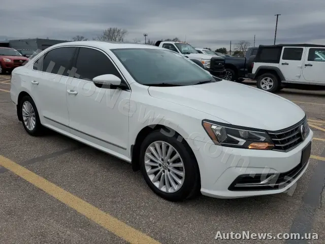 2016 Volkswagen Passat, VIN 1VWBT7A33GC013333 — фото 61 (manheim)