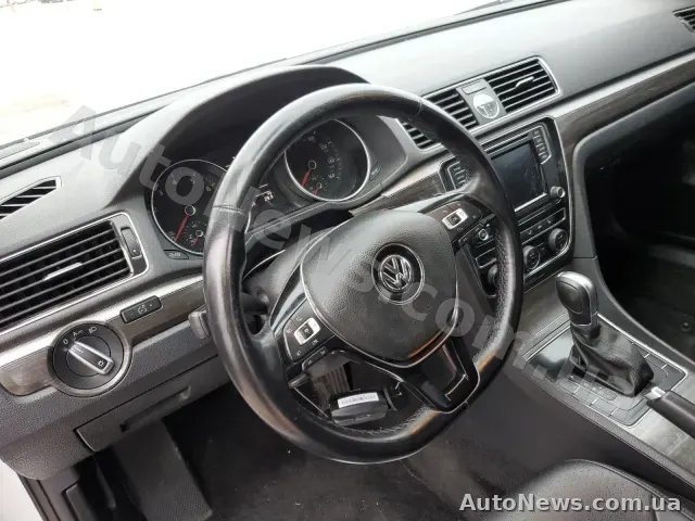 2016 Volkswagen Passat, VIN 1VWBT7A33GC013333 — фото 68 (manheim)