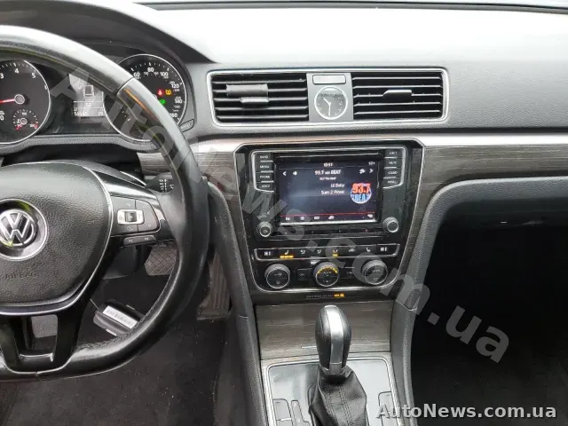 2016 Volkswagen Passat, VIN 1VWBT7A33GC013333 — фото 69 (manheim)