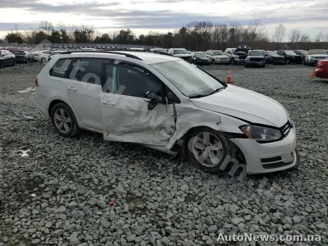 2015 Volkswagen Golf, VIN 3VWCA7AU3FM506980, nr rej. ВК6571ІІ — zdjęcie 4 (copart)
