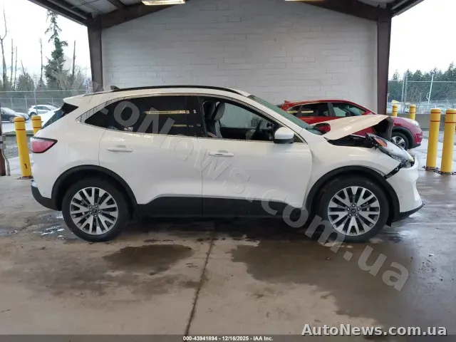 2021 Ford Escape, VIN 1FMCU9DZ7MUB16787 — фото 13 (iaai)