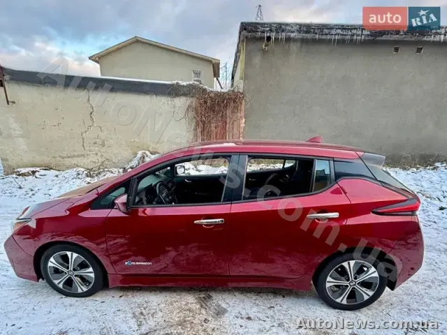 2018 Nissan Leaf, VIN 1N4AZ1CP6JC309471 — photo 2 (autoria)