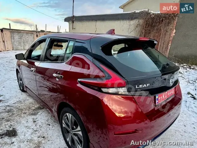 2018 Nissan Leaf, VIN 1N4AZ1CP6JC309471 — photo 3 (autoria)