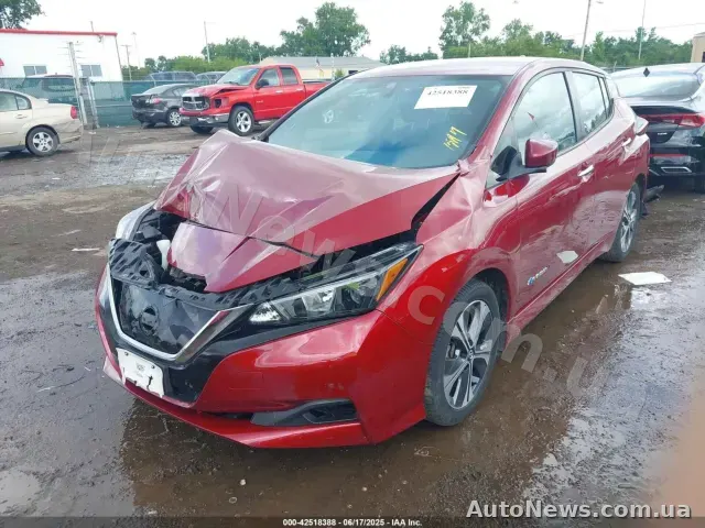 2018 Nissan Leaf, VIN 1N4AZ1CP6JC309471 — photo 12 (iaai)