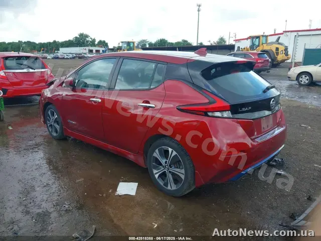 2018 Nissan Leaf, VIN 1N4AZ1CP6JC309471 — photo 3 (iaai)