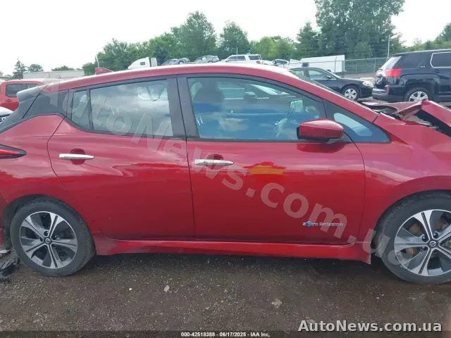 2018 Nissan Leaf, VIN 1N4AZ1CP6JC309471 — photo 31 (iaai)