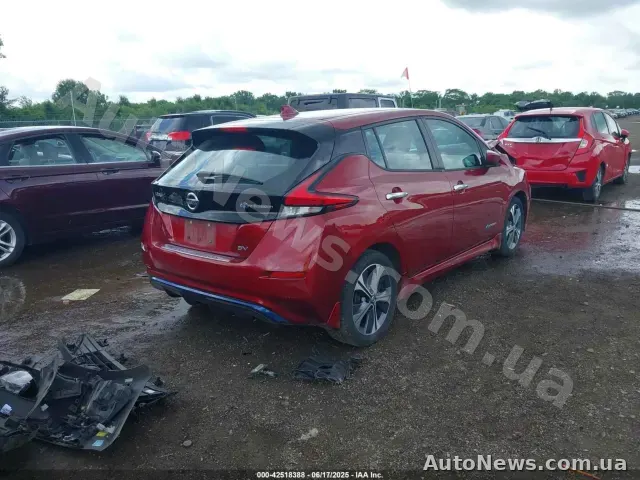 2018 Nissan Leaf, VIN 1N4AZ1CP6JC309471 — photo 4 (iaai)