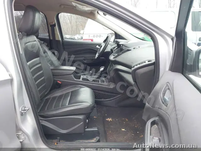 2019 Ford Escape, VIN 1FMCU9HD5KUB25709 — фото 45 (iaai)