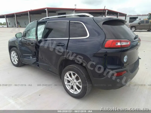2016 Jeep Cherokee — zdjęcie 3 (iaai)