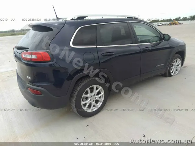 2016 Jeep Cherokee — zdjęcie 4 (iaai)