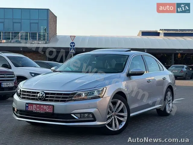2018 Volkswagen Passat, VIN 1VWBA7A39JC020820 — фото 1 (autoria)