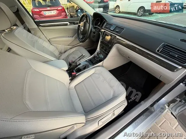 2018 Volkswagen Passat, VIN 1VWBA7A39JC020820 — фото 17 (autoria)