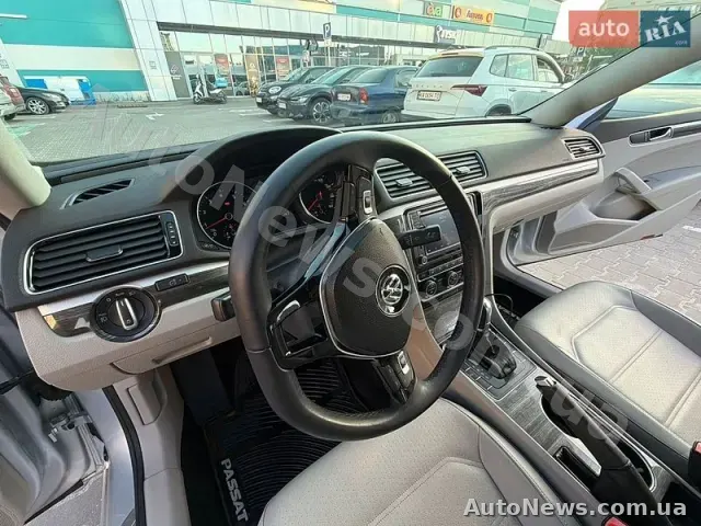 2018 Volkswagen Passat, VIN 1VWBA7A39JC020820 — фото 24 (autoria)