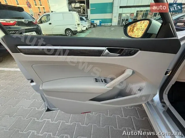 2018 Volkswagen Passat, VIN 1VWBA7A39JC020820 — фото 25 (autoria)