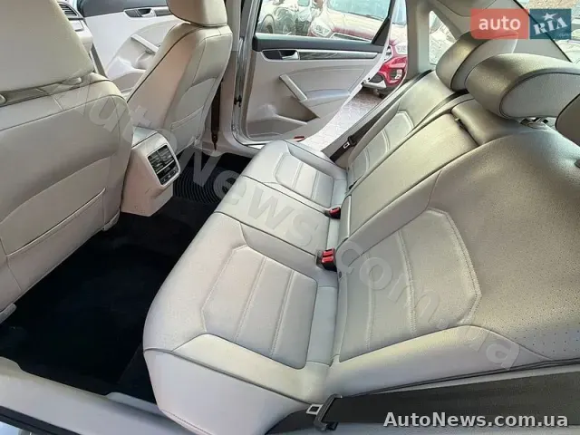 2018 Volkswagen Passat, VIN 1VWBA7A39JC020820 — фото 26 (autoria)