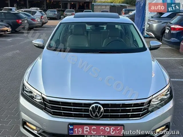 2018 Volkswagen Passat, VIN 1VWBA7A39JC020820 — фото 32 (autoria)