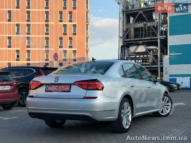 2018 Volkswagen Passat, VIN 1VWBA7A39JC020820 — фото 5 (autoria)