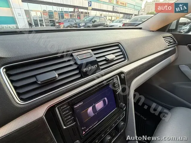 2018 Volkswagen Passat, VIN 1VWBA7A39JC020820 — фото 51 (autoria)