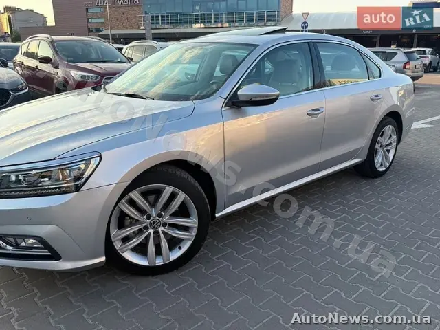 2018 Volkswagen Passat, VIN 1VWBA7A39JC020820 — фото 9 (autoria)