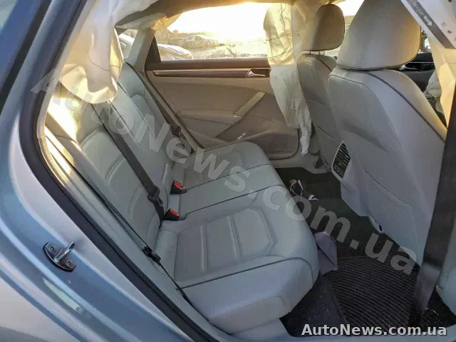 2018 Volkswagen Passat, VIN 1VWBA7A39JC020820 — фото 10 (copart)