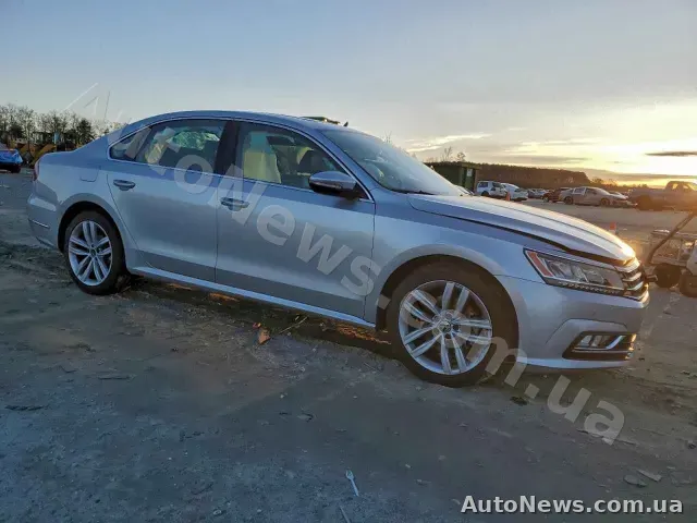 2018 Volkswagen Passat, VIN 1VWBA7A39JC020820 — фото 4 (copart)