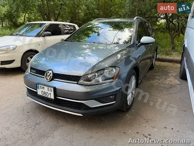 2017 Volkswagen Golf, VIN 3VWH17AU0HM533482, plate ВМ0801ЕО — photo 2 (autoria)