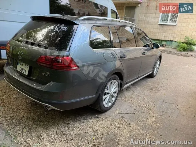 2017 Volkswagen Golf, VIN 3VWH17AU0HM533482, plate ВМ0801ЕО — photo 4 (autoria)