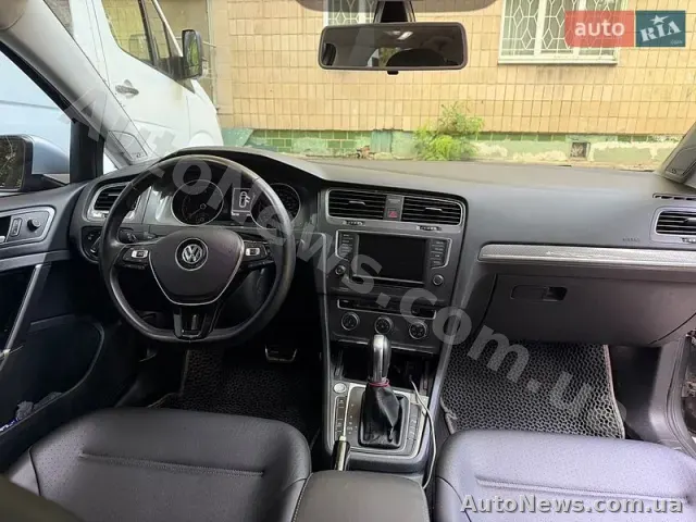 2017 Volkswagen Golf, VIN 3VWH17AU0HM533482, plate ВМ0801ЕО — photo 8 (autoria)