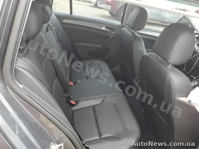 2017 Volkswagen Golf, VIN 3VWH17AU0HM533482, plate ВМ0801ЕО — photo 10 (copart)
