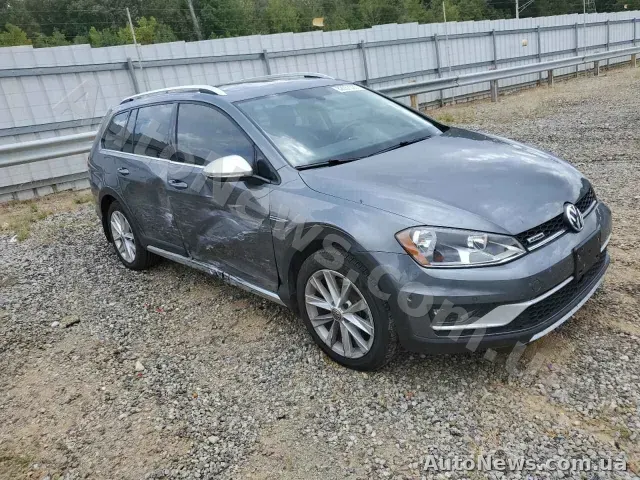 2017 Volkswagen Golf, VIN 3VWH17AU0HM533482, plate ВМ0801ЕО — photo 18 (copart)