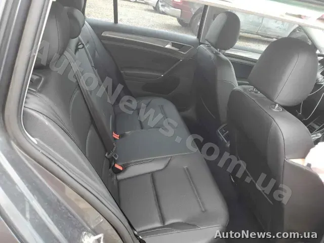 2017 Volkswagen Golf, VIN 3VWH17AU0HM533482, plate ВМ0801ЕО — photo 24 (copart)
