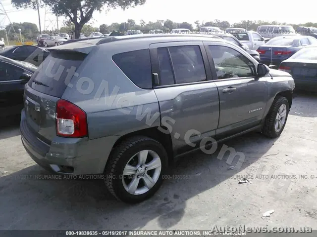 2012 Jeep Compass — фото 4 (iaai)