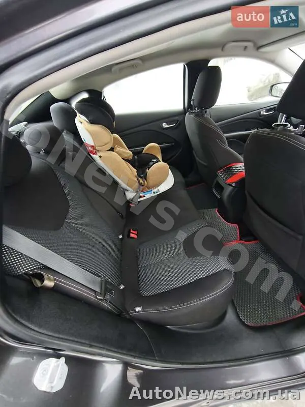 2015 Dodge Dart — фото 12 (autoria)