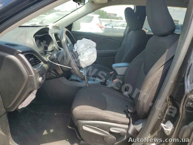 2019 Jeep Cherokee, VIN 1C4PJLCB1KD376728, nr rej. АТ0293ІО — zdjęcie 7 (copart)
