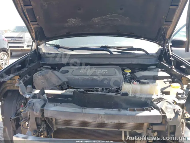 2019 Jeep Cherokee — zdjęcie 10 (iaai)