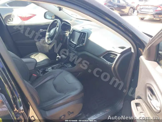 2019 Jeep Cherokee — zdjęcie 5 (iaai)
